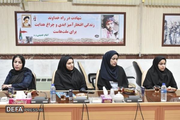 مراسم تقدیر از دختران نخبه شاهد و ایثارگر لرستان+ عکس