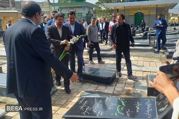 ادای احترام استاندار به مقام شامخ شهدای شهرستان بهار + تصاویر