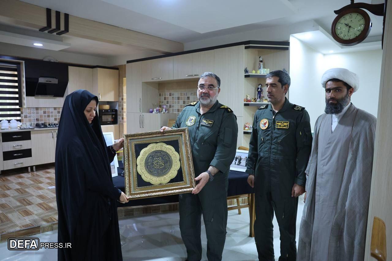 دیدار فرمانده نیروی هوایی ارتش با خانواده شهید «رنجبر»