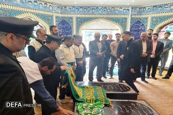 خادمین حرم رضوی به یادمان شهدای گمنام سوادکوه شمالی ادای احترام کردند