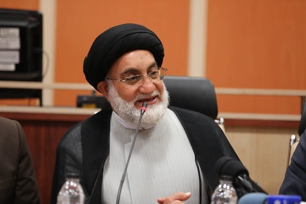 شهرستان ایوان ۳۷۰ شهید را در راه انقلاب تقدیم کرده است