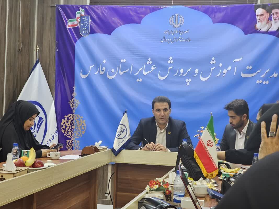 معلمان عشایری فارس با عشق و تعهد، در قلب کویر می‌درخشند