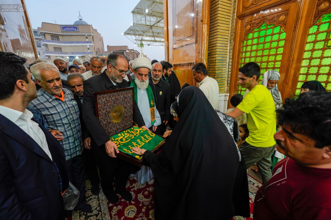 رایت رضوی میهمان آستان حضرت امیرالمؤمنین (ع) شد+ تصاویر