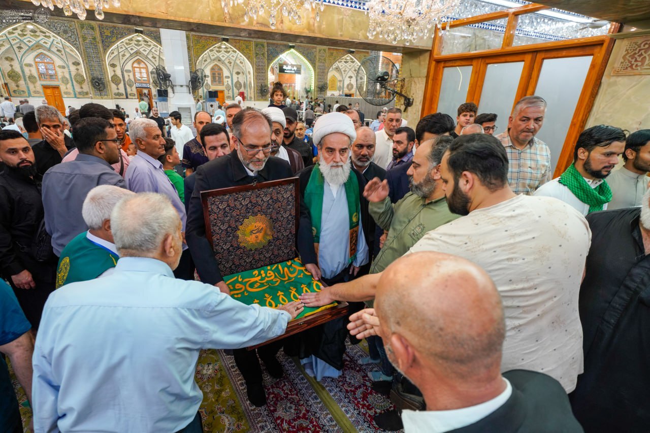 رایت رضوی میهمان آستان حضرت امیرالمؤمنین (ع) شد+ تصاویر