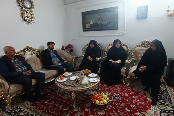 دیدار مسؤولان فرهنگی بنیاد شهید با دختران شهدا