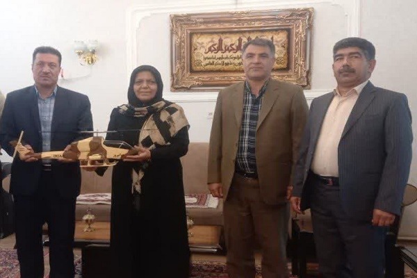 دیدار صمیمانه فرماندهی هوانیروز تبریز  با معلم دوران ابتدایی