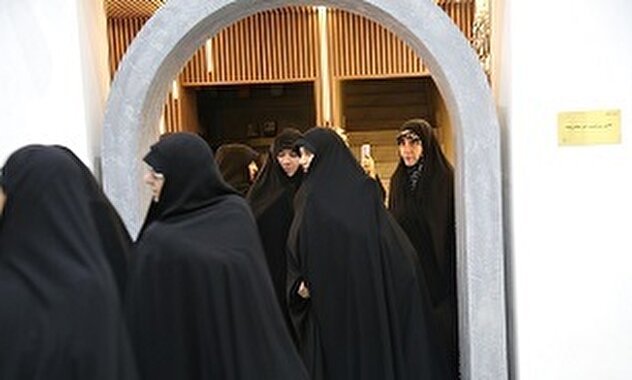تصاویر/ بازدید طلاب حوزه علمیه الزهرا ارومیه از موزه دفاع مقدس و مقاومت