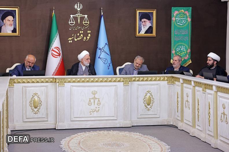 رئیس قوه قضاییه: معلمان می‌‎توانند کمک‌کار دستگاه قضایی در پیشگیری از وقوع جرم باشند