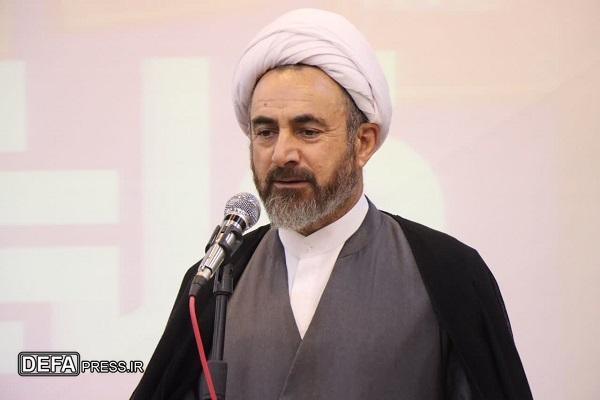 دشمن با تمام قوا برای معنویت‌زدایی هزینه می‌کند