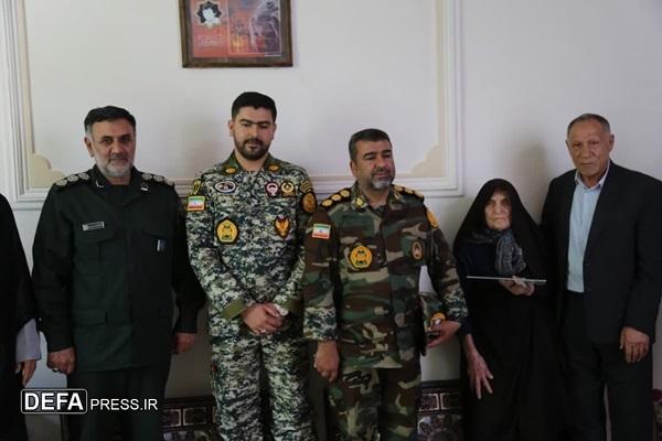 جمعی از مسؤولان زنجانی با خانواده شهید «جلیلی» دیدار کردند