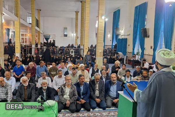 استقبال مردم روستای اشتران از پرچم متبرک حرم امام رضا (ع) + تصاویر