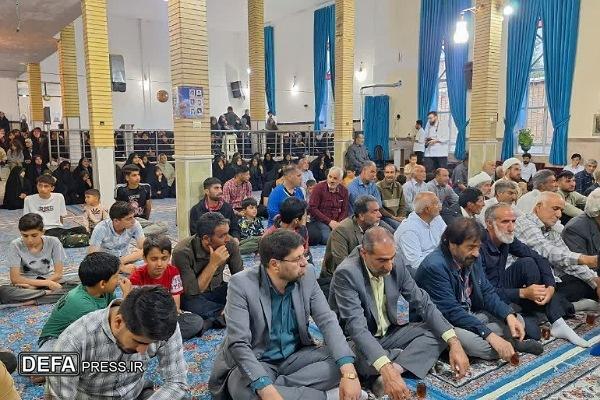 استقبال مردم روستای اشتران از پرچم متبرک حرم امام رضا (ع) + تصاویر