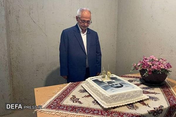 عبدخدایی 90 ساله شد
