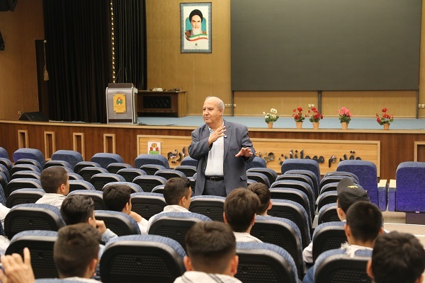 تصاویر/ بازدید دانشجویان رشته پزشکی از موزه دفاع مقدس و مقاومت استان آذربایجان شرقی