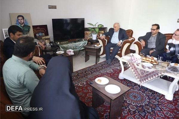 دیدار وزیر ارتباطات و فناوری اطلاعات با خانواده شهید «کشوری» + تصاویر