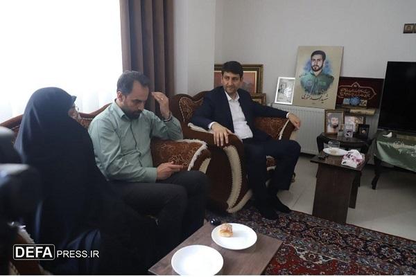دیدار وزیر ارتباطات و فناوری اطلاعات با خانواده شهید «کشوری» + تصاویر