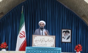 امام جمعه همدان: حوزه‌های علمیه برای حل مشکلات دستگاه‌های اجرایی وارد میدان شوند