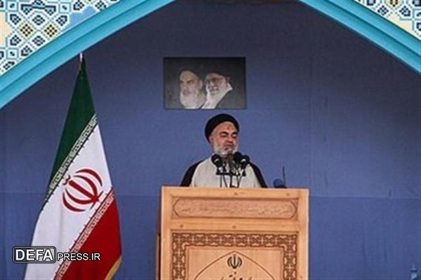امام جمعه موقت اصفهان: پیشرفت واقعی در  استفاده از ظرفیت‌های داخلی است