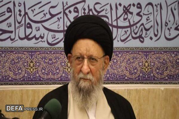 نماینده ولی فقیه در استان گلستان:سپاه نهاد مکملی توانمند برای نیروهای مسلح است