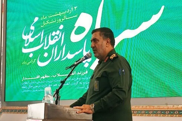 سپاه یک فکر و اندیشه است/سپاه فارغ از نگاه‌های سیاسی کمک حال مردم بوده است
