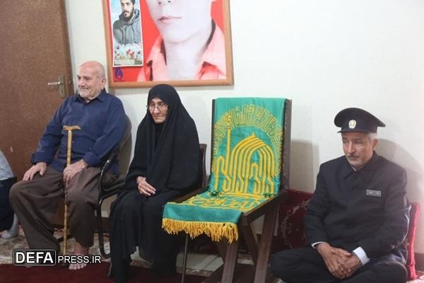 باحضور خدام رضوی ازخانواده شهید «شمسویی» در خورموج تجلیل شد