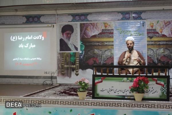 امروز باید با بصیرت در مقابل هجمه های دشمنان ایستاد