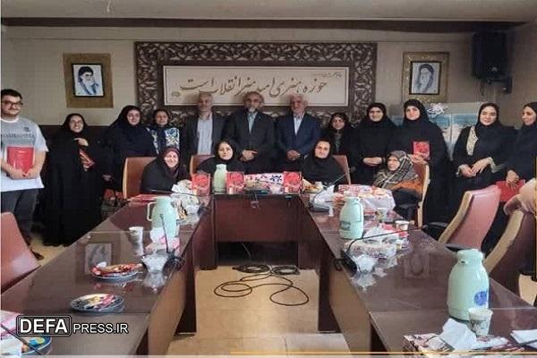 تجلیل از برگزیدگان مسابقه کتابخوانی «نسیم به سوی من وزید» در مازندران+ تصاویر