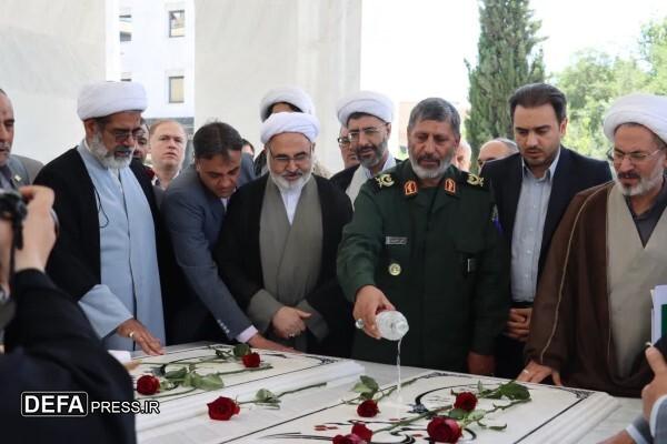 ادای احترام به شهدای گمنام استانداری خراسان رضوی+ تصاویر