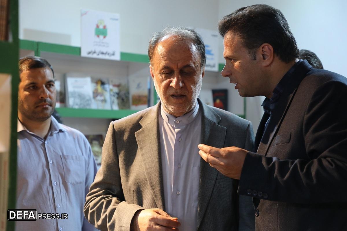 نایب رئیس مجلس شورای اسلامی از غرفه انتشارات صریر بازدید کرد