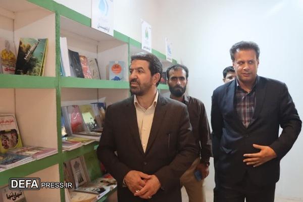 بازدید استاندار همدان از غرفه بنیاد حفظ آثار دفاع مقدس و مقاومت در نمایشگاه کتاب + تصاویر