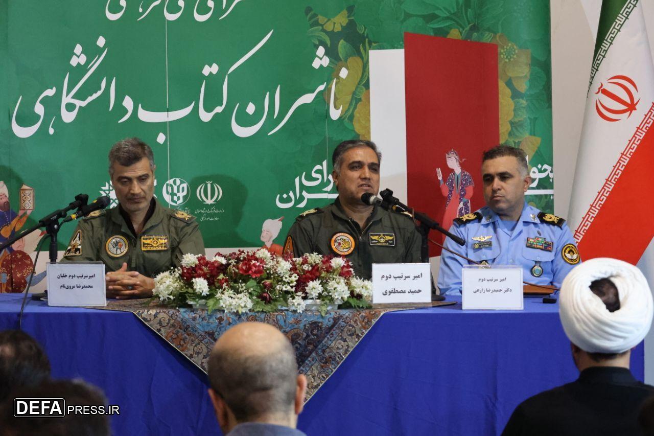 معاون تربیت و آموزش نهاجا: کتاب، سلاح آموزشی را در دانشگاه‌های نظامی تقویت می‌کند/راه‌اندازی کارگاه‌های نگارش کتاب با مشارکت پیشکسوتان نهاجا