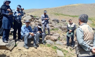 تصاویر/بازدید جمعی از رسانه‌های استان همدان از پروژه آبرسانی روستای ارزانفود
