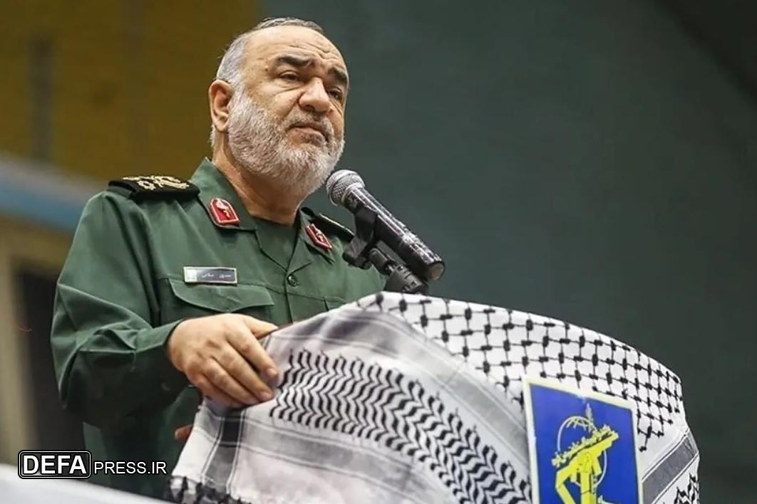 سرلشکر سلامی: جمعیت هلال احمر کانون ایثار، وفاداری و فداکاری است