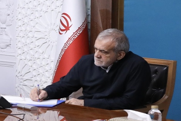 رئیس جمهور در پیامی درگذشت مادر سه شهید خوزستانی را تسلیت گفت