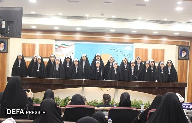 برگزیدگان چهاردهمین جشنواره نوجوان سالم و یاریگران زندگی استان قم تقدیر شدند