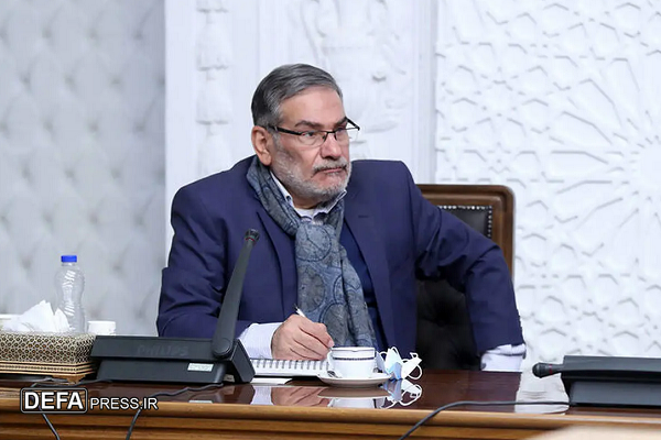 شمخانی: در صورت لغو فوری تحریم‌ها، آماده توافق با ترامپ هستیم