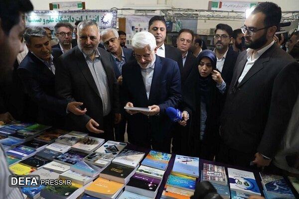 عارف: تامین کاغذ مورد نیاز کتب درسی یک الزام است