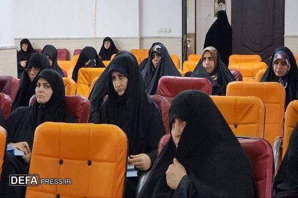 برگزاری اولین دوره تربیت مربی تدبر در قرآن کریم در ساری