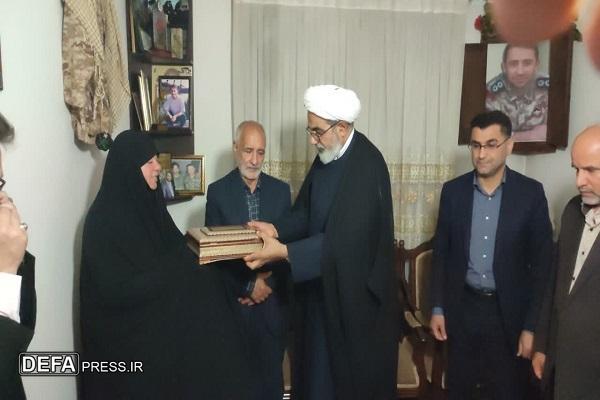 دیدار رئیس سازمان قضایی نیرو‌های مسلح با خانواده شهید «مشتاقی» در نکا
