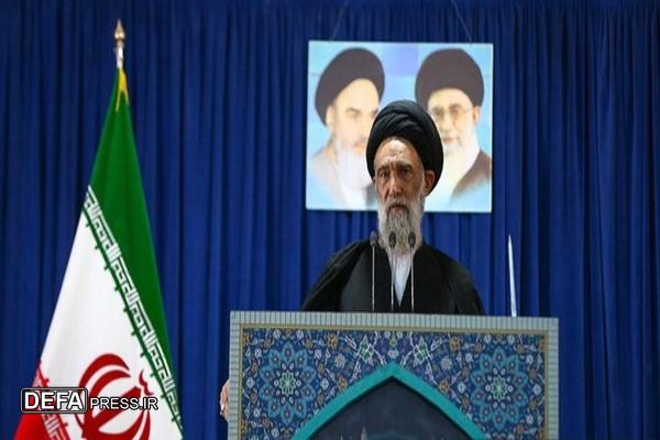 امام جمعه موقت اصفهان: شهید رییسی، عزت ملی را در دیپلماسی خارجی نمایان ساخت