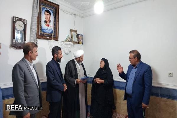 دیدار مسئولان کشوری و استانی با خانواده‌های شهدای کهگیلویه و بویراحمد