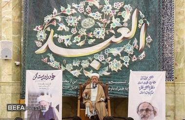 آیت‌الله بهجت به واسطه بندگی خالصانه دل‌های مردم را به خود جذب کرد