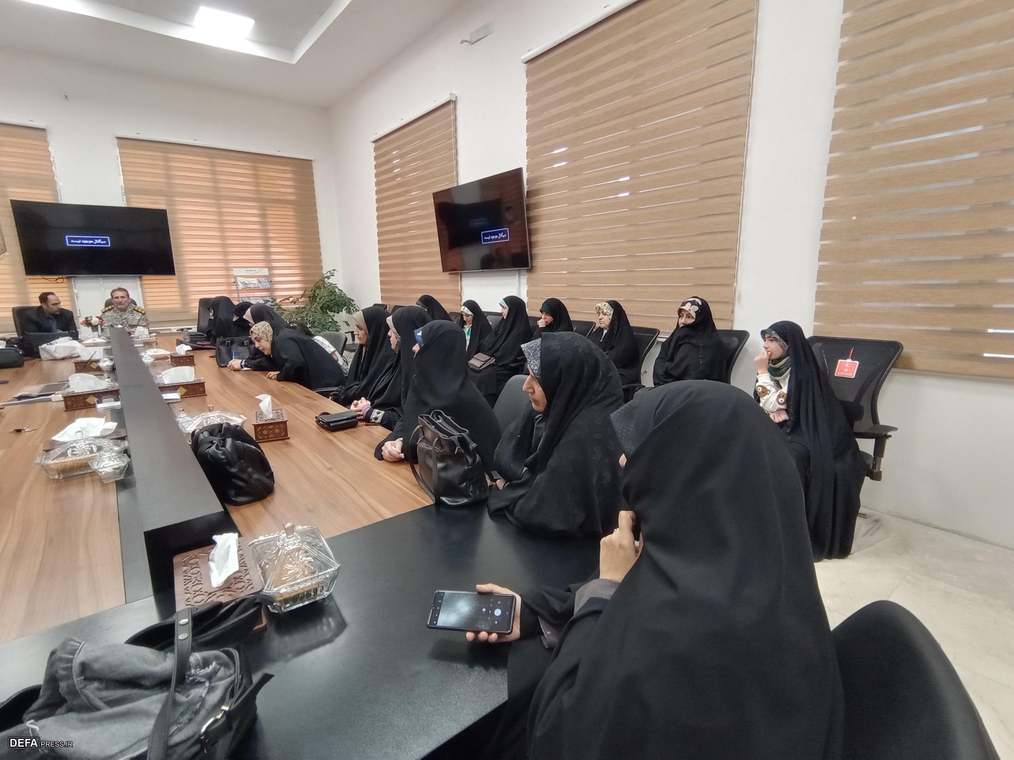 نقش زنان در دوران دفاع مقدس، الگویی برای نسل امروز است