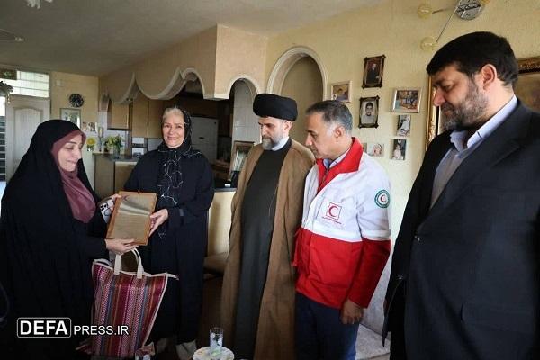خانواده تنها شهید خلبان دفاع مقدس هلال احمر مهمان مشهد و کربلا شدند