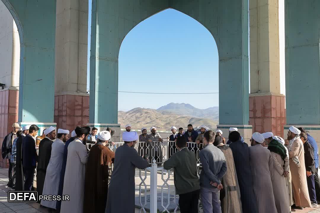 برگزاری پیاده‌روی بزرگ طلاب حوزه علمیه قزوین به یاد آزادسازی خرمشهر