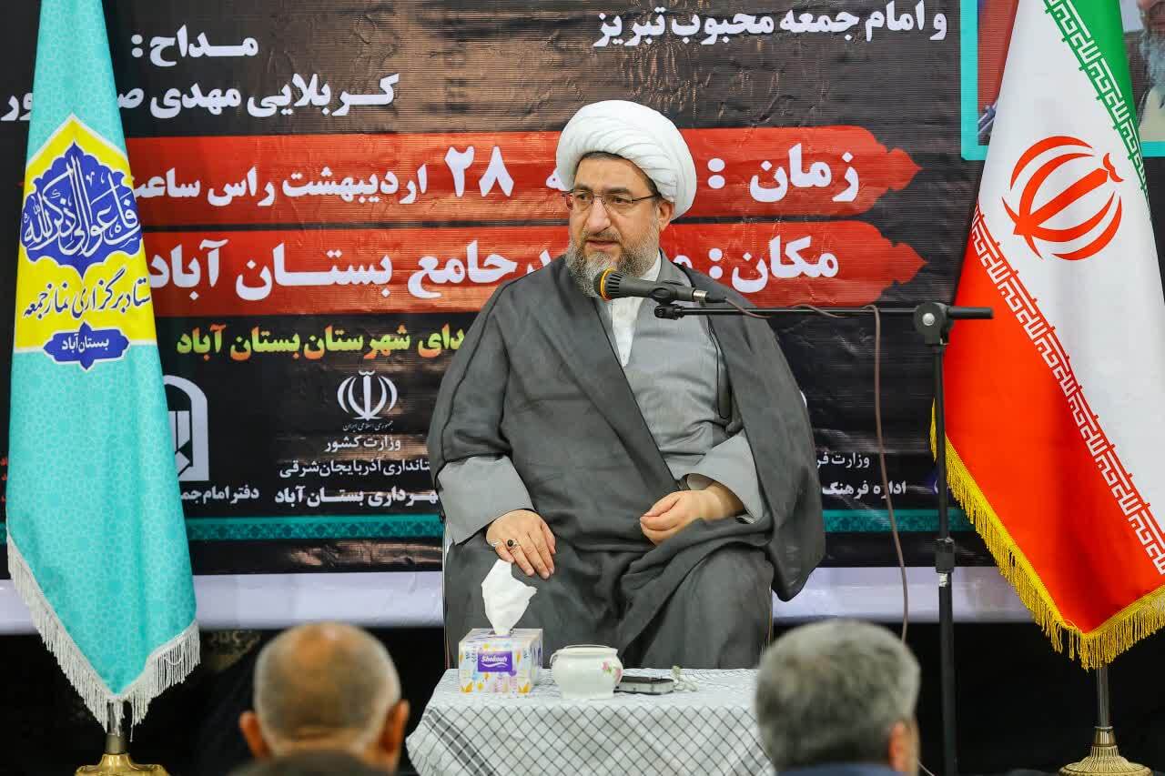 حضور  نماینده ولی‌فقیه در استان و امام جمعه تبریز در شهرستان بستان آباد به مناسبت نخستین سالگرد شهدای خدمت