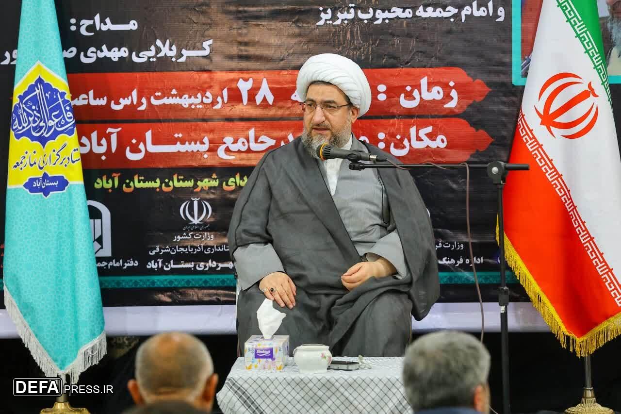 حضور و سخنرانی نماینده ولی‌فقیه در استان و امام جمعه تبریز در شهرستان بستان آباد به مناسبت نخستین سالگرد شهدای خدمت