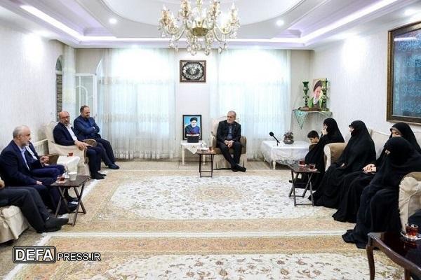 دیدار پزشکیان با خانواده شهدای خدمت