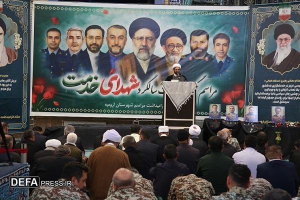 زنده نگه داشتن یاد شهدا موجب حفظ استقلال کشور می‌شود
