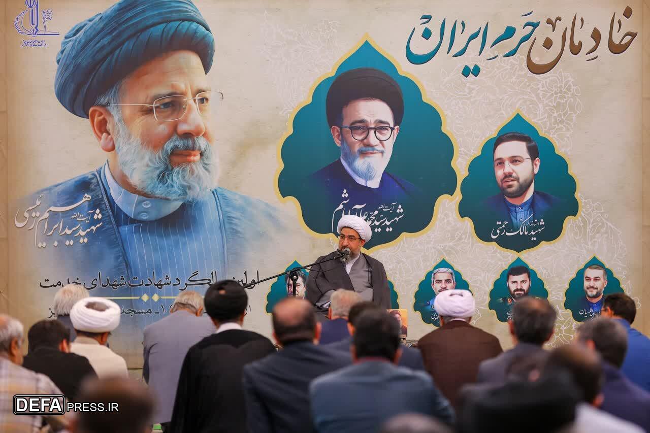 شهدا ارزشمند ترین الگوی جوانان جامعه